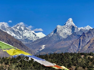 Everest, Lhotse, Ama Dablam, Himalaje Nepalu. VERTISPORT, Summit Ready