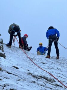 Kursy turystyki wysokogórskiej (alpejskiej) L2 w Tatrach SUMMIT READY - VERTISPORT Kursy turystyki wysokogórskiej (alpejskiej) L2 w Tatrach SUMMIT READY - VERTISPORT