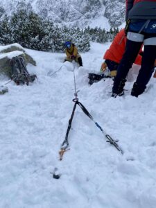 Kursy turystyki zimowej L1 w Tatrach SUMMIT READY - VERTISPORT Kursy turystyki zimowej L1 w Tatrach SUMMIT READY - VERTISPORT