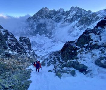 Kursy turystyki zimowej L1 w Tatrach SUMMIT READY - VERTISPORT Kursy turystyki zimowej L1 w Tatrach SUMMIT READY - VERTISPORT
