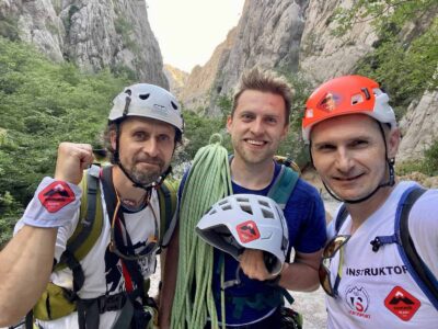 Kursy wspinaczki skałkowej SUMMIT READY - VERTISPORT w Paklenicy Kursy wspinaczki skałkowej SUMMIT READY - VERTISPORT w Paklenicy